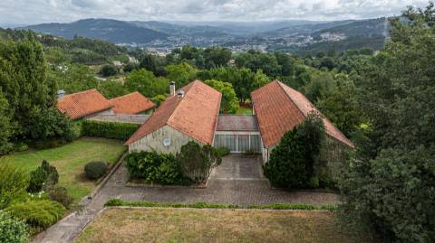 Quinta da Azenha – Encanto Rural em Lustosa, Lousada