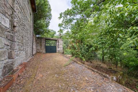 Quinta da Azenha – Encanto Rural em Lustosa, Lousada