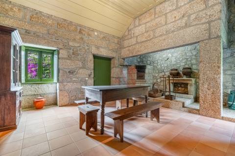 Quinta da Azenha – Encanto Rural em Lustosa, Lousada