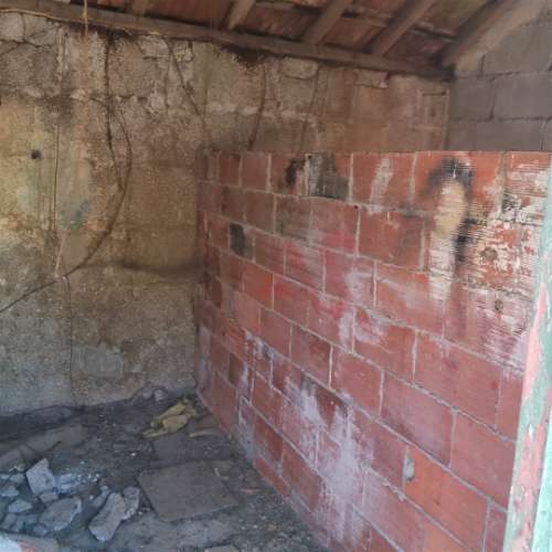 Moradia T2 para Restaurar em Regadas, Fafe