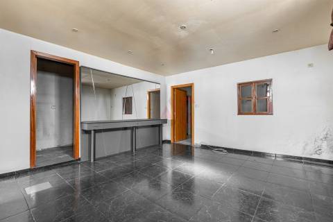 Moradia de Bairro para Reabilitar – Azurém, Guimarães