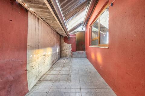 Moradia de Bairro para Reabilitar – Azurém, Guimarães