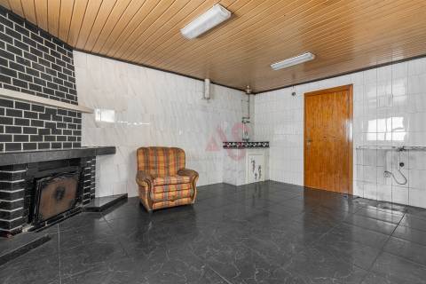 Moradia de Bairro para Reabilitar – Azurém, Guimarães