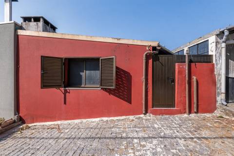 Moradia de Bairro para Reabilitar – Azurém, Guimarães