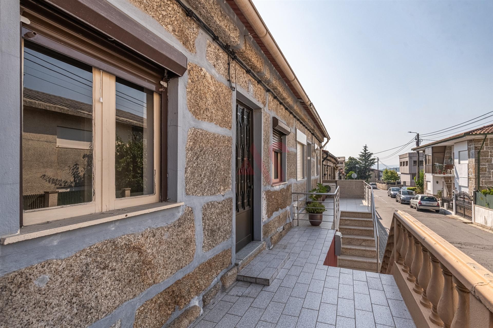 Moradia de Bairro para Reabilitar – Azurém, Guimarães
