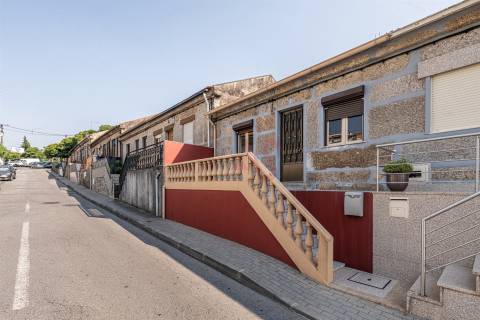 Moradia de Bairro para Reabilitar – Azurém, Guimarães