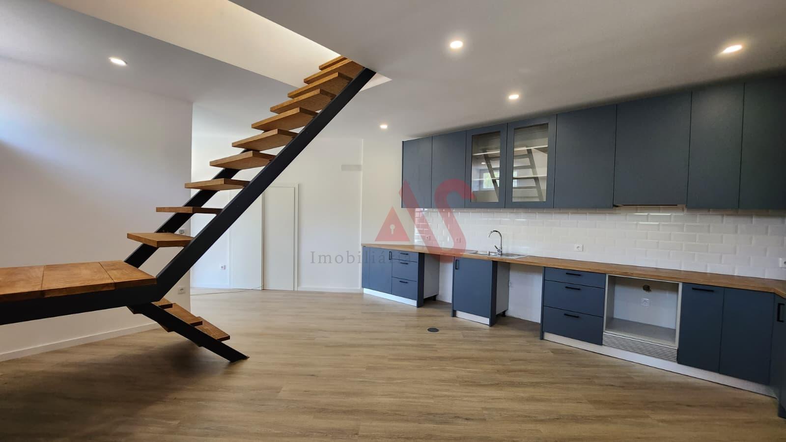 T2 Duplex renovado com Terraço de 55 m² – Paços de Ferreira