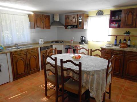 Quinta com Piscina - T4, em Marco de Canaveses