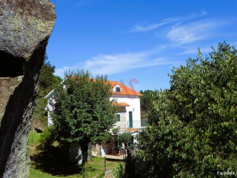 Quinta com Piscina - T4, em Marco de Canaveses