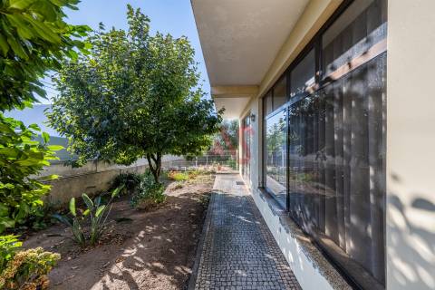 Moradia T4 com potencial para reconversão em 3 frações &#124; Freamunde &#124; 454 m² de construção