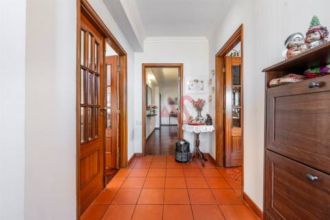 Moradia T4 com potencial para reconversão em 3 frações &#124; Freamunde &#124; 454 m² de construção