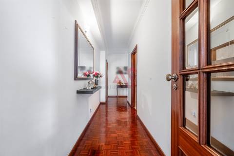 Moradia T4 com potencial para reconversão em 3 frações &#124; Freamunde &#124; 454 m² de construção