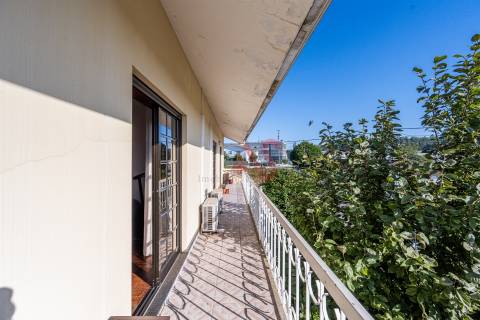 Moradia T4 com potencial para reconversão em 3 frações &#124; Freamunde &#124; 454 m² de construção