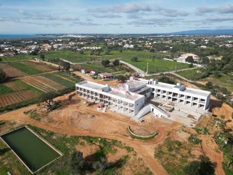 Quinta Ilha da Madeira, com Hotel Rural na Guia em Albufeira