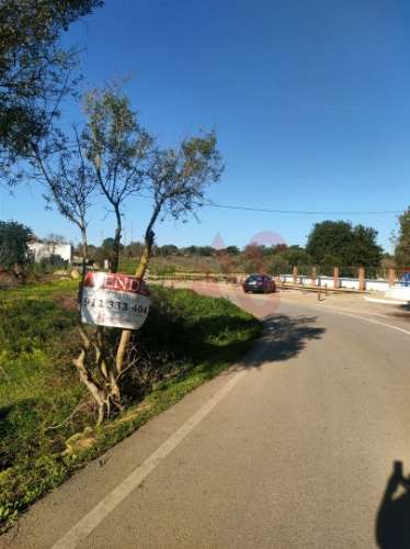 Terreno com uma área total de 24.070 m2 com 1 Bungalow T2 em Albufeira