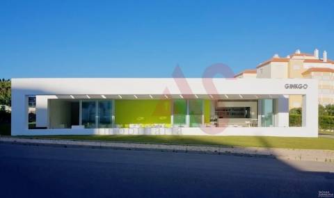 Bar de Luxo com Campo de Ténis na Praia da Rocha em Portimão