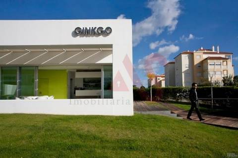 Bar de Luxo com Campo de Ténis na Praia da Rocha em Portimão