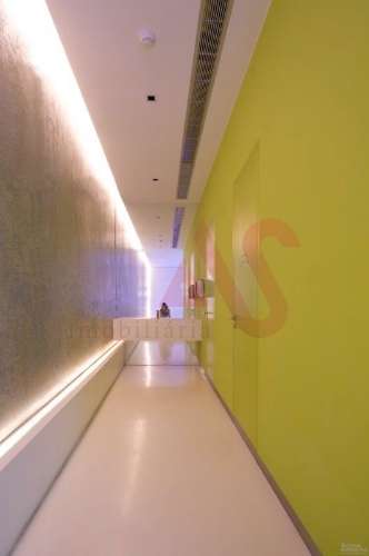 Bar de Luxo com Campo de Ténis na Praia da Rocha em Portimão