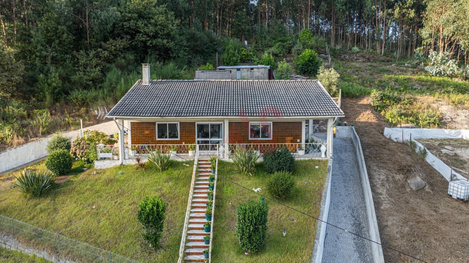 Moradia T3 com Terreno de 1.000 m² em São Faustino, Guimarães