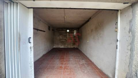 Moradia T2 para Remodelação em Airães – Felgueiras