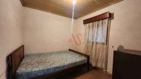 Moradia T2 para Remodelação em Airães – Felgueiras