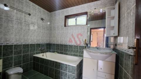 Moradia T2 para Remodelação em Airães – Felgueiras