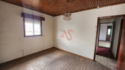 Moradia T2 para Remodelação em Airães – Felgueiras