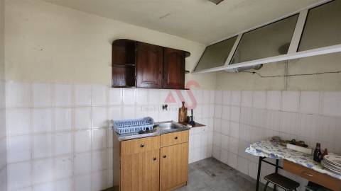 Moradia T2 para Remodelação em Airães – Felgueiras