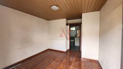 Moradia T2 para Remodelação em Airães – Felgueiras