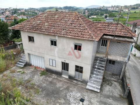 Moradia T2 para Remodelação em Airães – Felgueiras