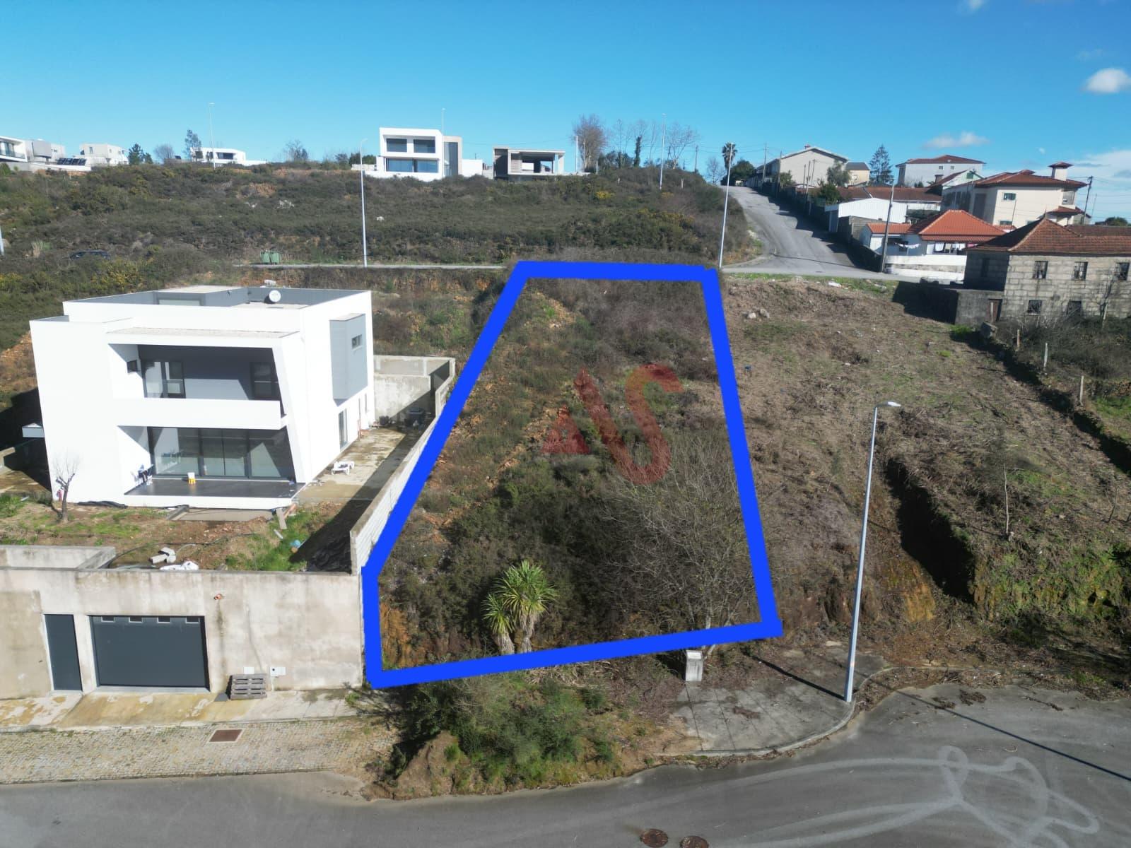 Lote Urbano de 650 m² com Excelente Localização e Vista Panorâmica em Seroa, Paços de Ferreira