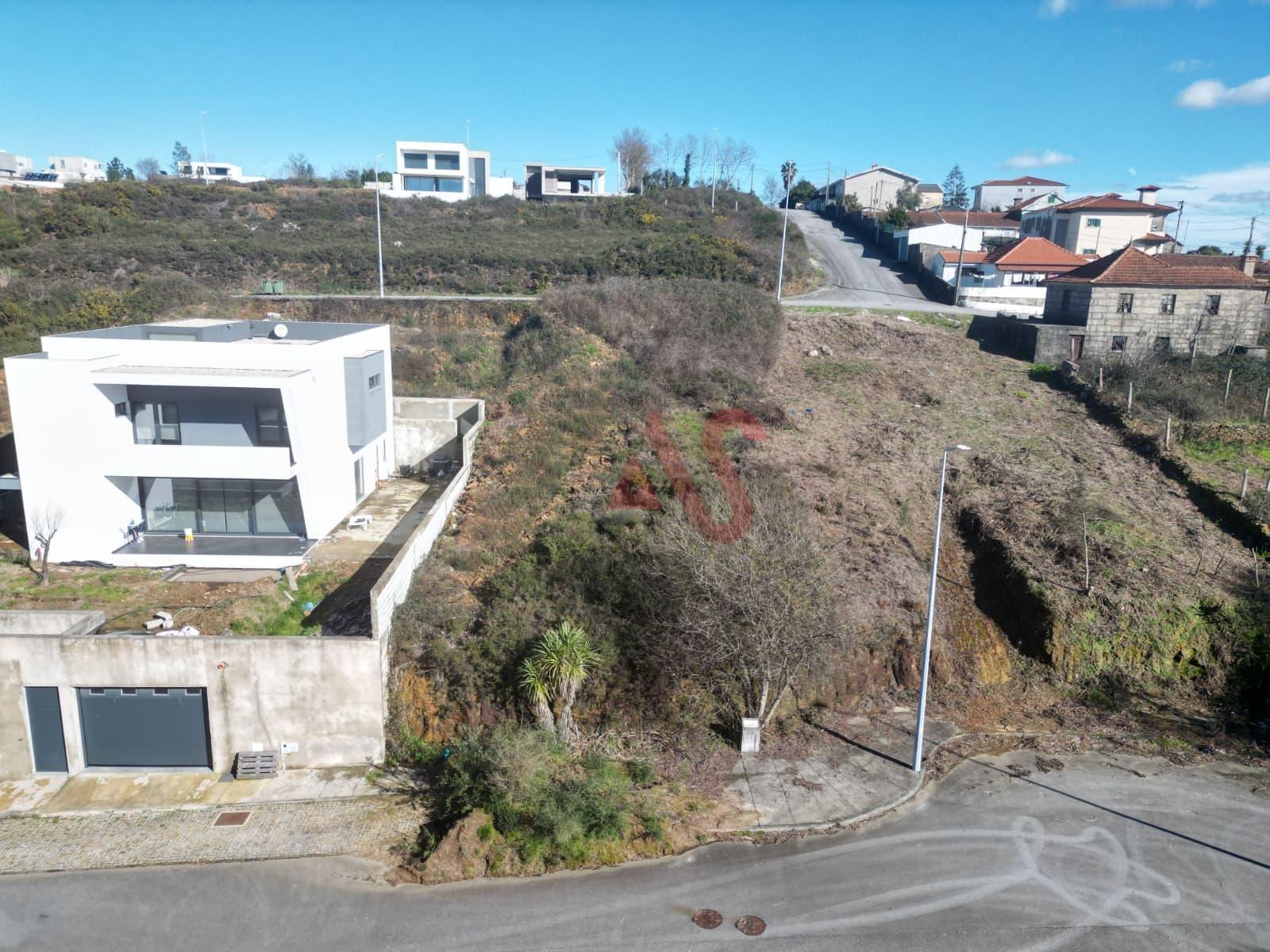 Lote Urbano de 650 m² com Excelente Localização e Vista Panorâmica em Seroa, Paços de Ferreira