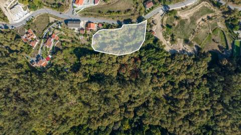 Terreno Rústico com 2.500 m² em Armil, Fafe