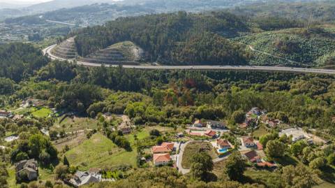 Terreno Rústico com 2.500 m² em Armil, Fafe