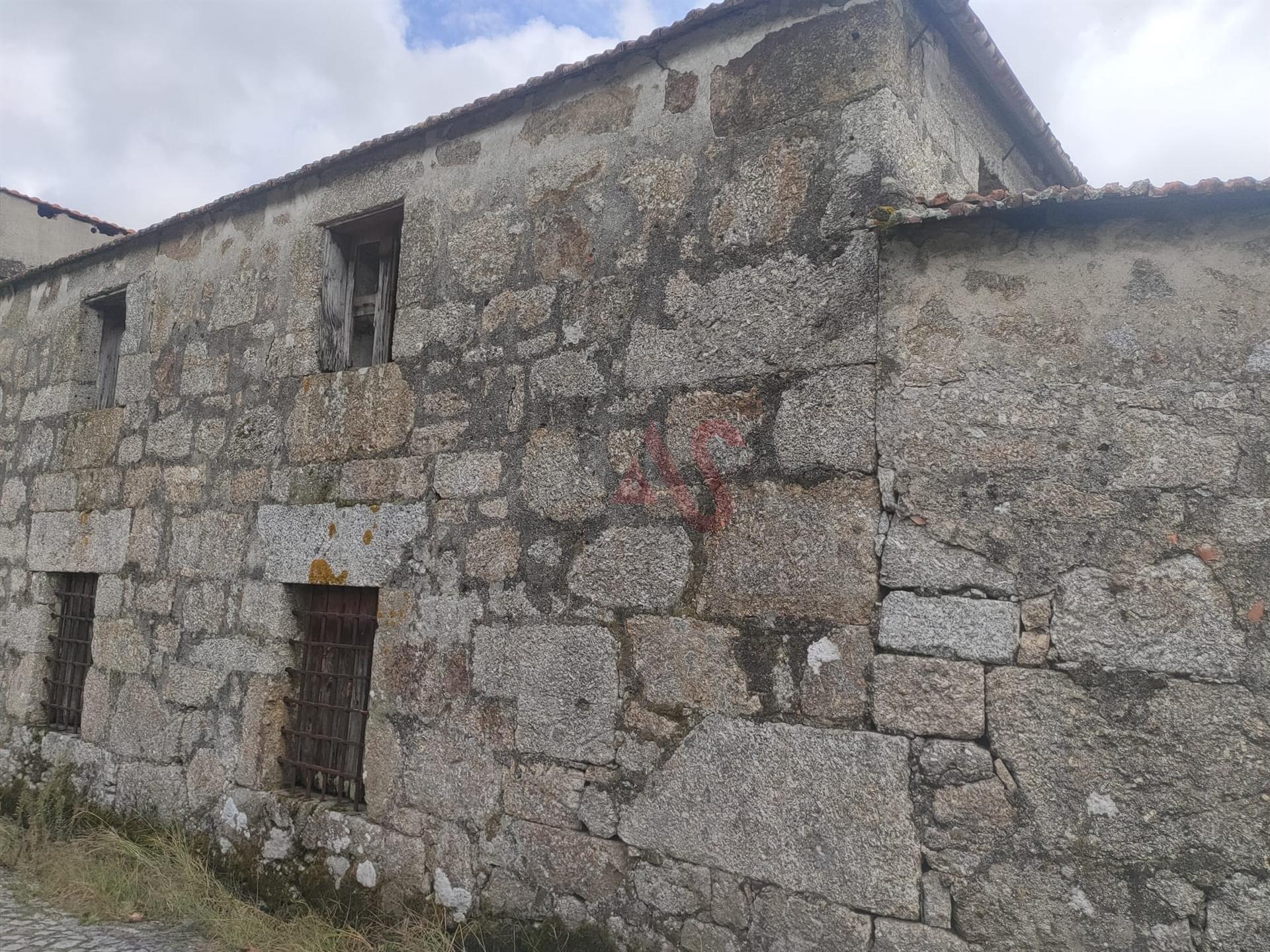 Quinta com 33.206 m² em Casais, Lousada