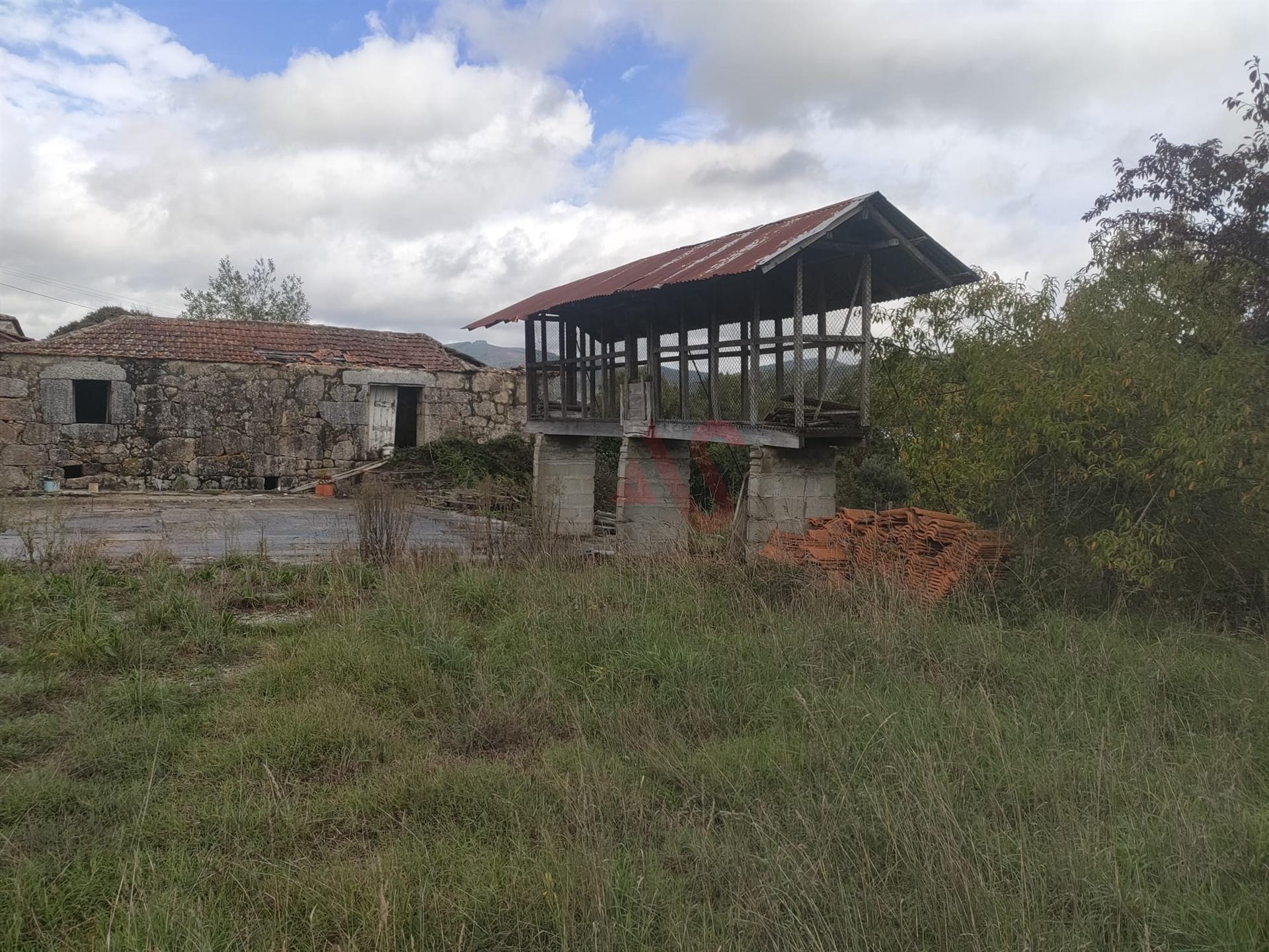 Quinta com 33.206 m² em Casais, Lousada