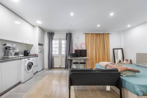 Prédio para Investimento composto por 3 T0 e 1 T1 | Rua Francisco Agra – Guimarães