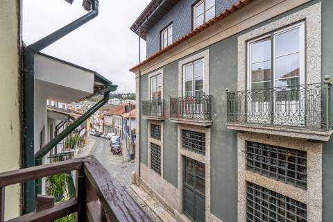 Prédio para Investimento composto por 3 T0 e 1 T1 | Rua Francisco Agra – Guimarães