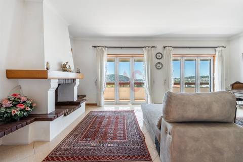 Moradia T5 com Vista Deslumbrante sobre a Cidade de Vizela