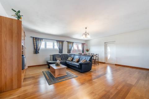 Moradia T5 com Vista Deslumbrante sobre a Cidade de Vizela