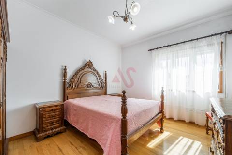 Moradia T5 com Vista Deslumbrante sobre a Cidade de Vizela