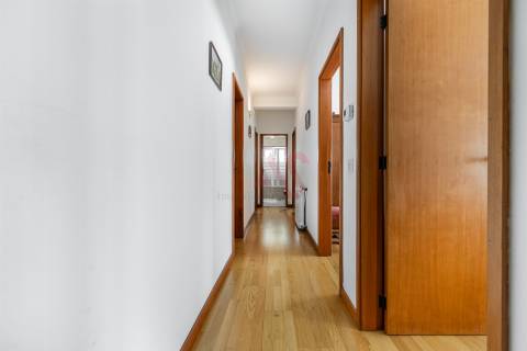 Moradia T5 com Vista Deslumbrante sobre a Cidade de Vizela