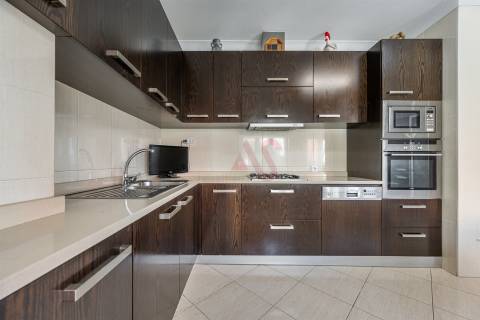 Moradia T5 com Vista Deslumbrante sobre a Cidade de Vizela