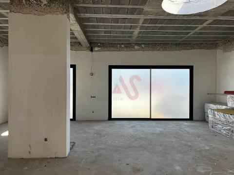 Moradia em Banda T3 de 2 pisos em construção em Pias, Lousada