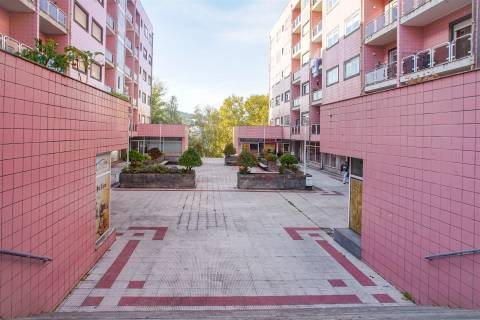 Apartamento T2 com Varanda e Garagem em Fermentões, Guimarães