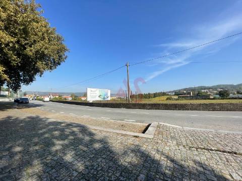 Lote de Terreno para Construção com 10.099 m² em Ruivães, Vila Nova de Famalicão