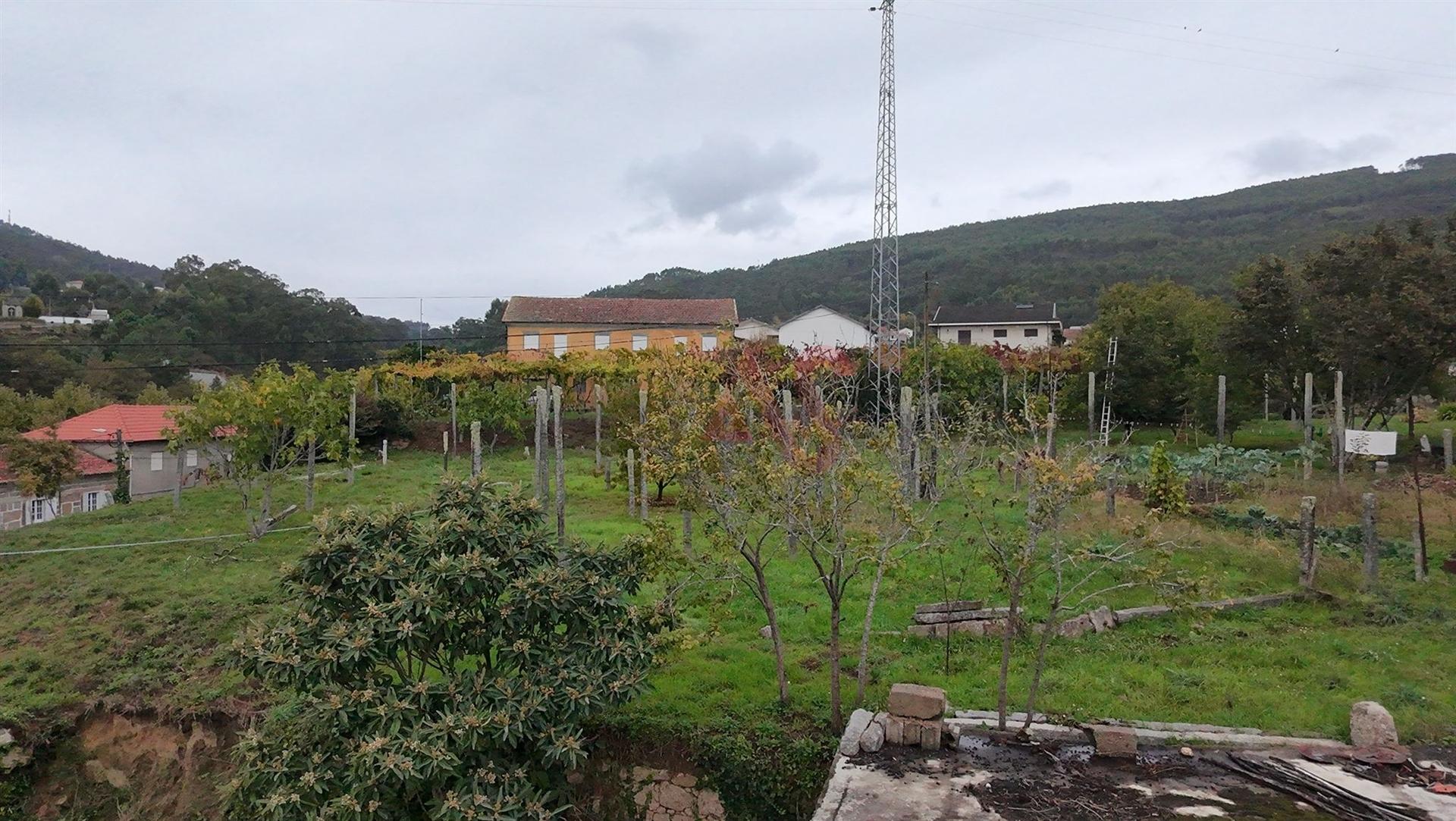 Terreno de construção com 2.800 m² em Sousela, Lousada