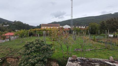 Terreno de construção com 2.800 m² em Sousela, Lousada