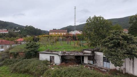 Terreno de construção com 2.800 m² em Sousela, Lousada