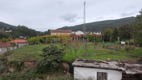 Terreno de construção com 2.800 m² em Sousela, Lousada